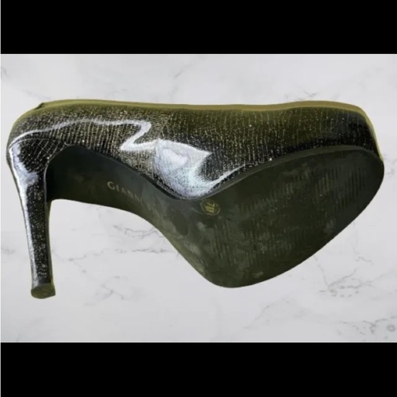 Gianni Bini Patent Leather Dark Green Heels - Picture 6 of 6